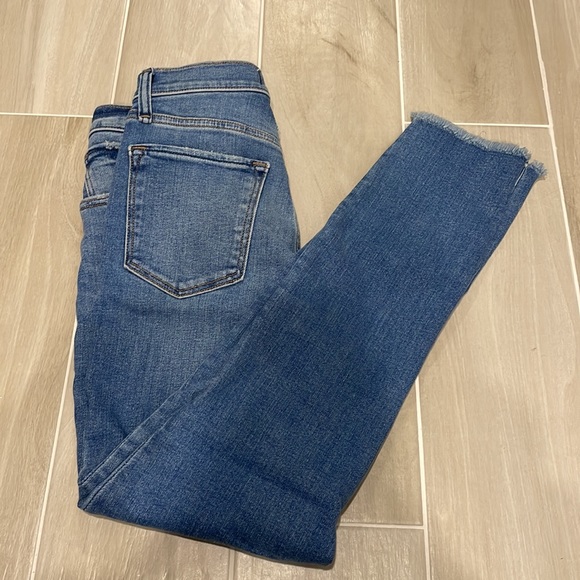 Abercrombie and Fitch Super Skinny Ankle High Rise - 25/0 SHORT - Picture 5 of 7